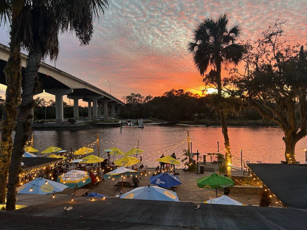 Palm Valley Outdoors Bar & Grill