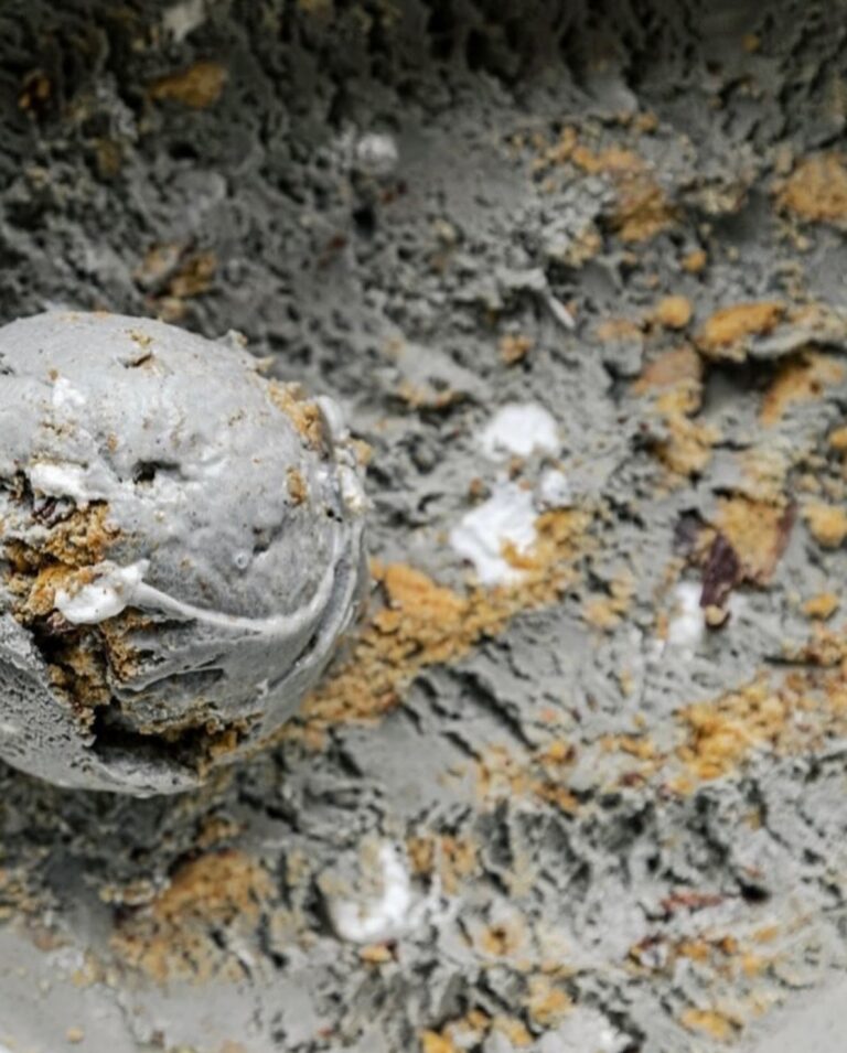 469026504 17924510849989946 3171427200838348624 n 768x955