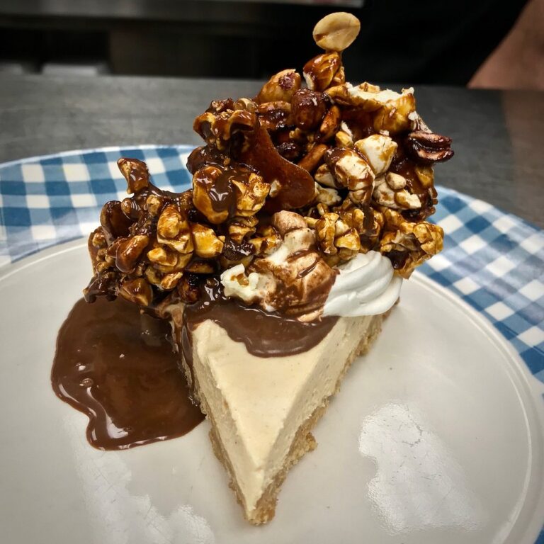 peanut butter cream pie 768x768